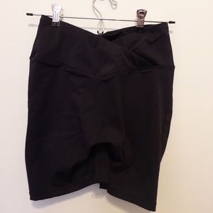 Workout butt scrunch shorts